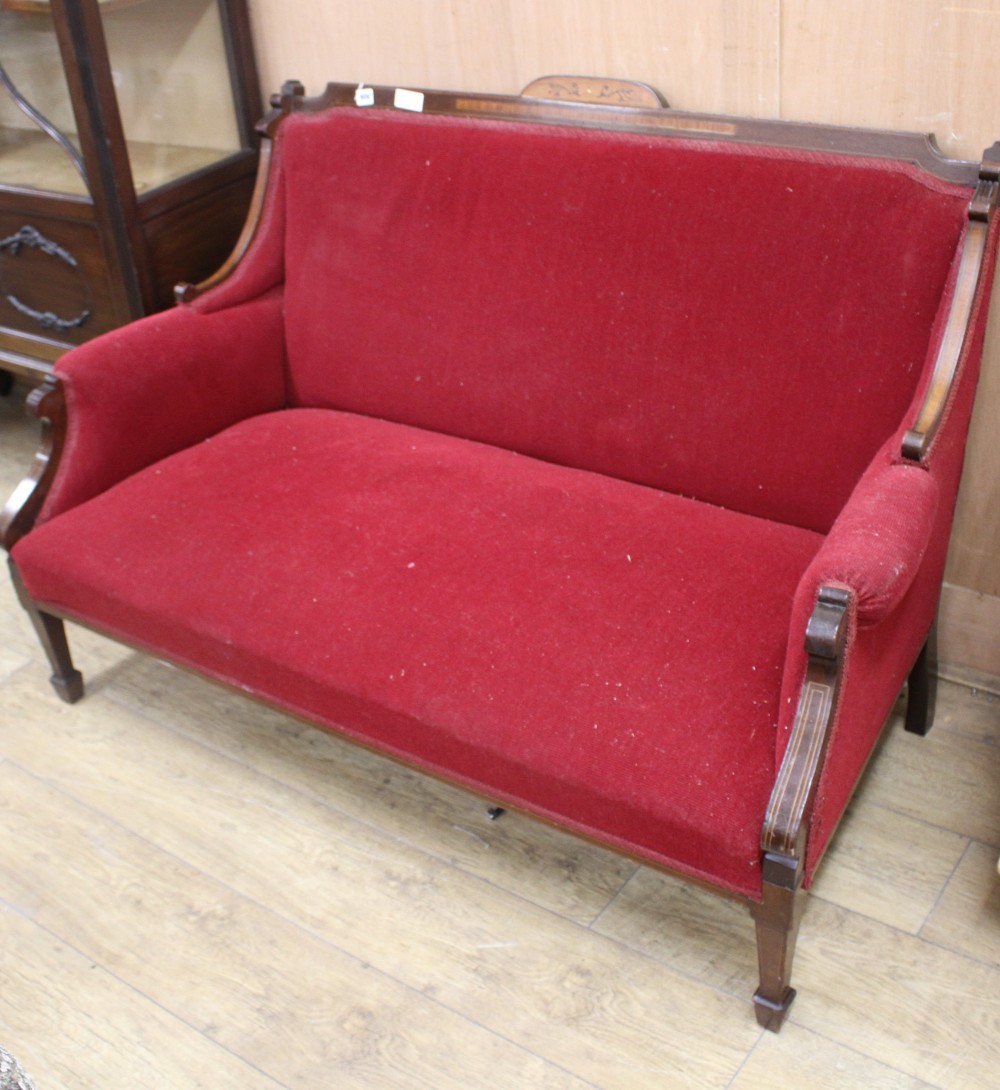 An Edwardian mahogany settee, W.130cm D.72cm H.84cm